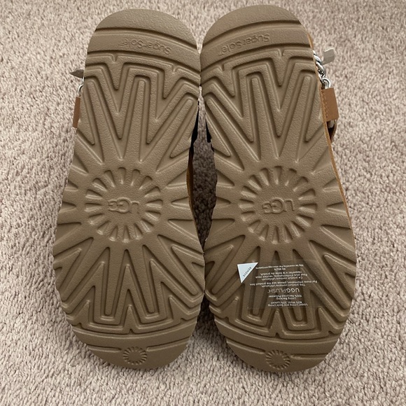 UGG Classic Mini Chains II Size 5 - Picture 12 of 13